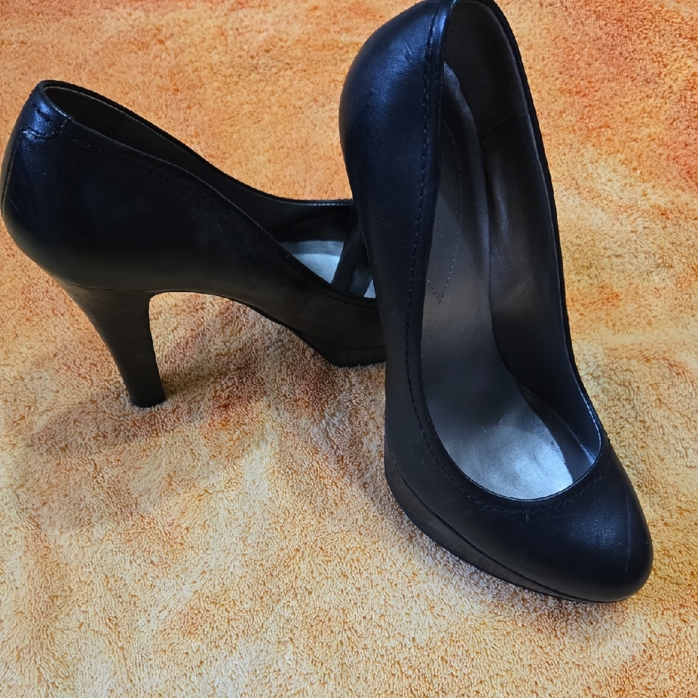 Guess Brand Elegant Black 5" Women's Heels